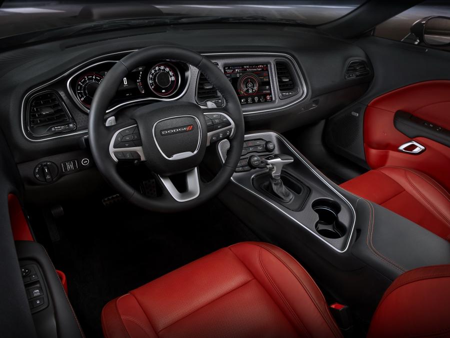  Dodge Challenger SXT 2015 года  (фото 37 из 59)